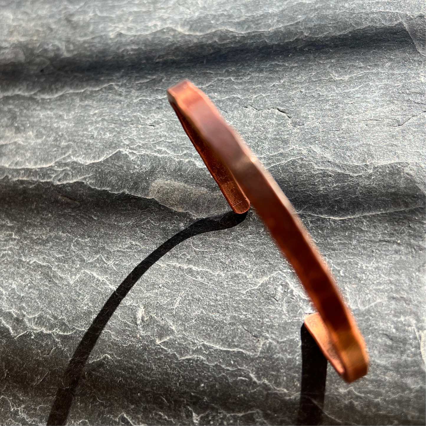 Minimalistine varine apyranke ranku darbas bracelet