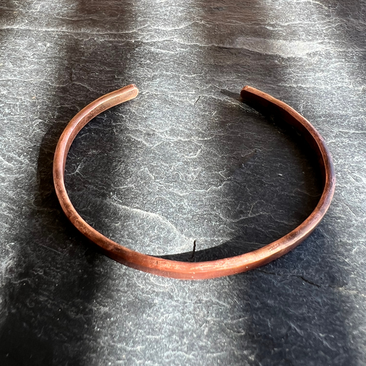 Minimalistine varine apyranke ranku darbas Lietuva